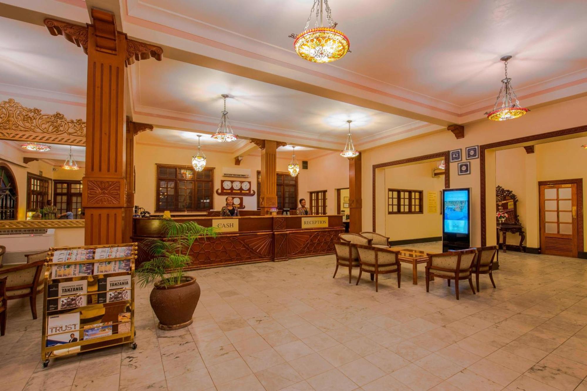 Protea Hotel By Marriott Dar Es Salaam Courtyard Exterior foto