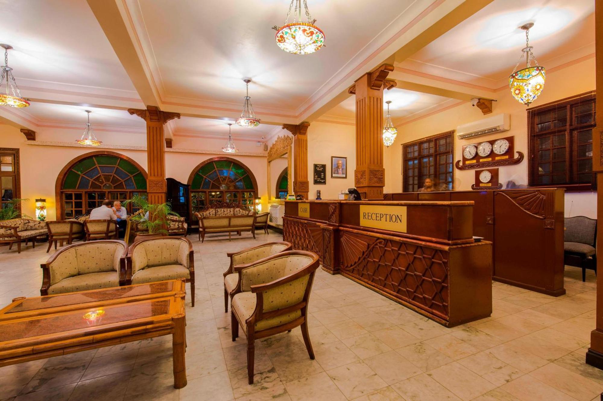 Protea Hotel By Marriott Dar Es Salaam Courtyard Exterior foto