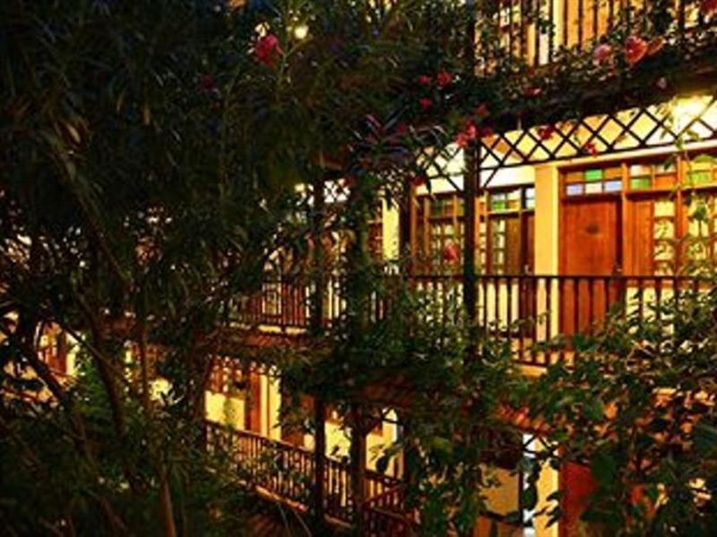 Protea Hotel By Marriott Dar Es Salaam Courtyard Exterior foto