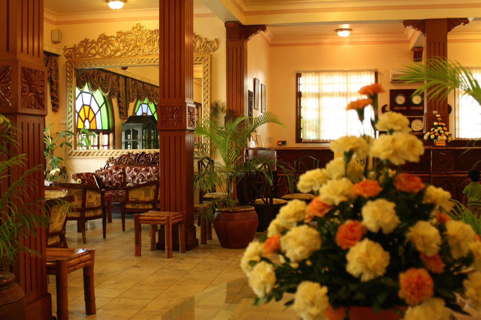 Protea Hotel By Marriott Dar Es Salaam Courtyard Exterior foto