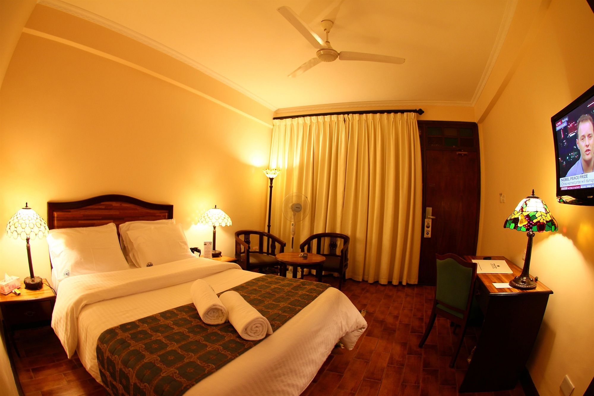 Protea Hotel By Marriott Dar Es Salaam Courtyard Exterior foto